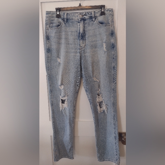 Hollister Denim - Hollister Ultra High-Rise Mom Jeans